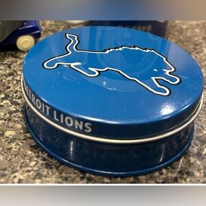 Detroit Lions Coaster Tin Set & helmet “car”